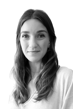Headshot of Ester Pintado.