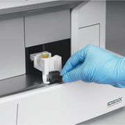 Loading a sample into an IDEXX Catalyst Dx analyzer